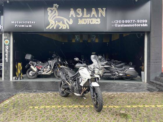 TRIUMPH TIGER 800 XRX 